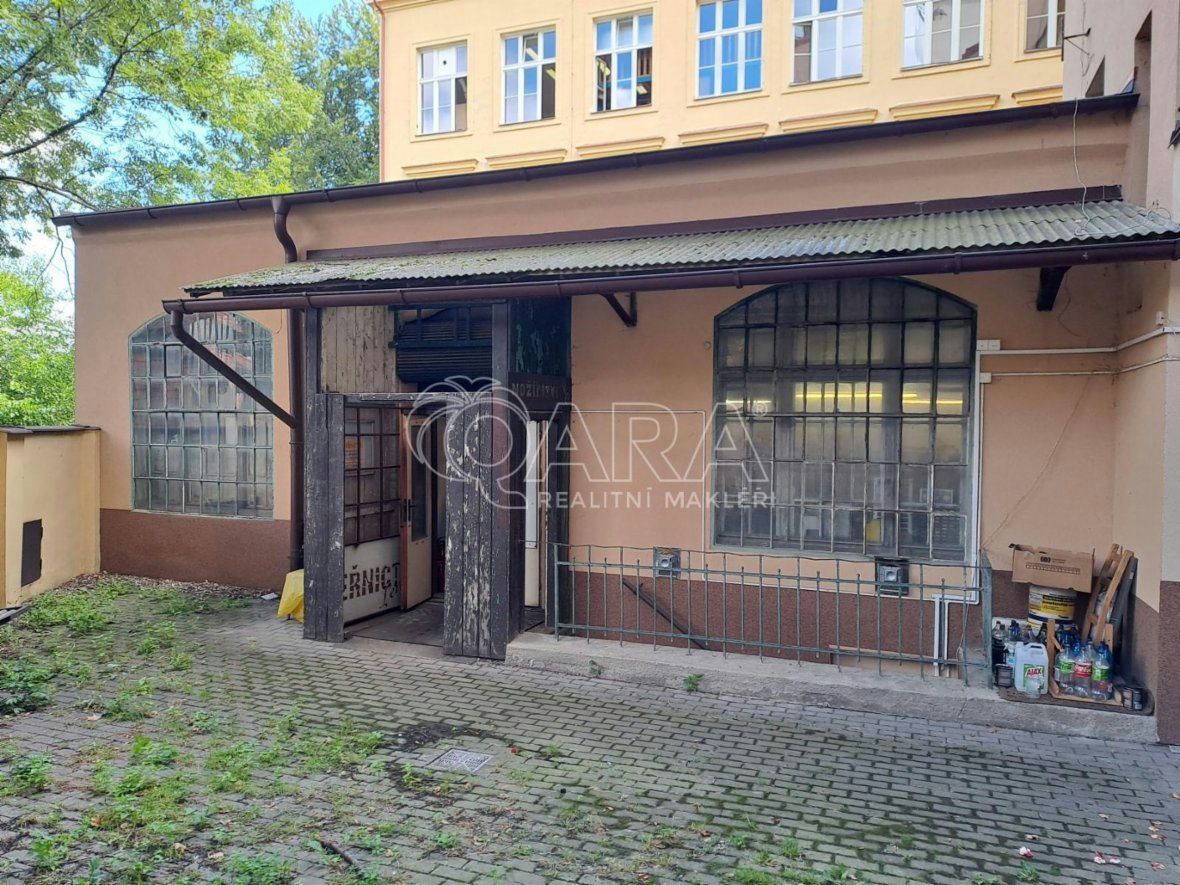 Přenechání zavedené dílny / nožířství s kompletním vybavením (70 m and sup2 ) Pr