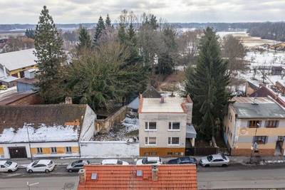RD 2x 2+1/3+kk/ 69 m2 balkon 2,5 m2 /garáž / pozemek 1.636 m2 k bydlení nebo dev