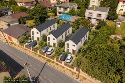 Prodej pozemku 662m2 k výstavbě 3 x RD 4+kk, Veleň
