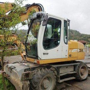 Liebherr A314 opěry 15t mimoosé balony, r.v. 2011,