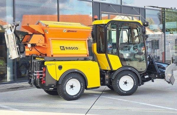 Multihog 4x4 komunál 3.5t!DEMO, r.v. 2023, barva