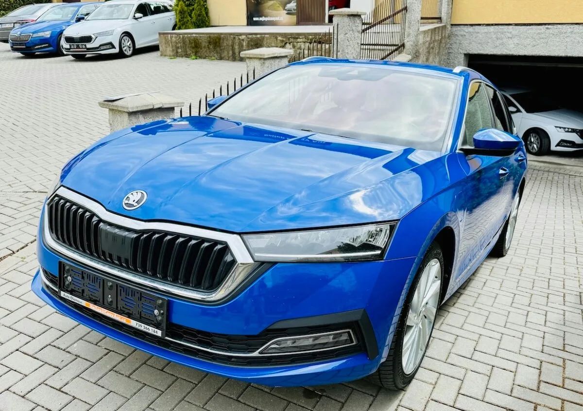 ŠKODA OCTAVIA IV 1,4TSi iV 150kW HYBRID STYLE DSG Koup.ČR