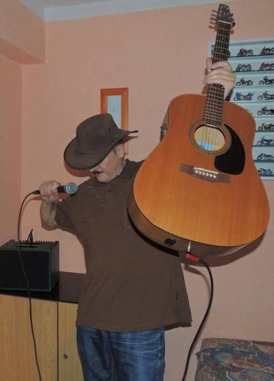 Hledám různé hráče styl country a folk.