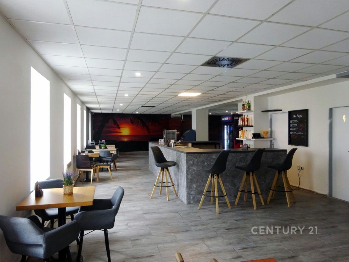 Pronájem komerčního prostoru 253 m2, Holešov, centrum