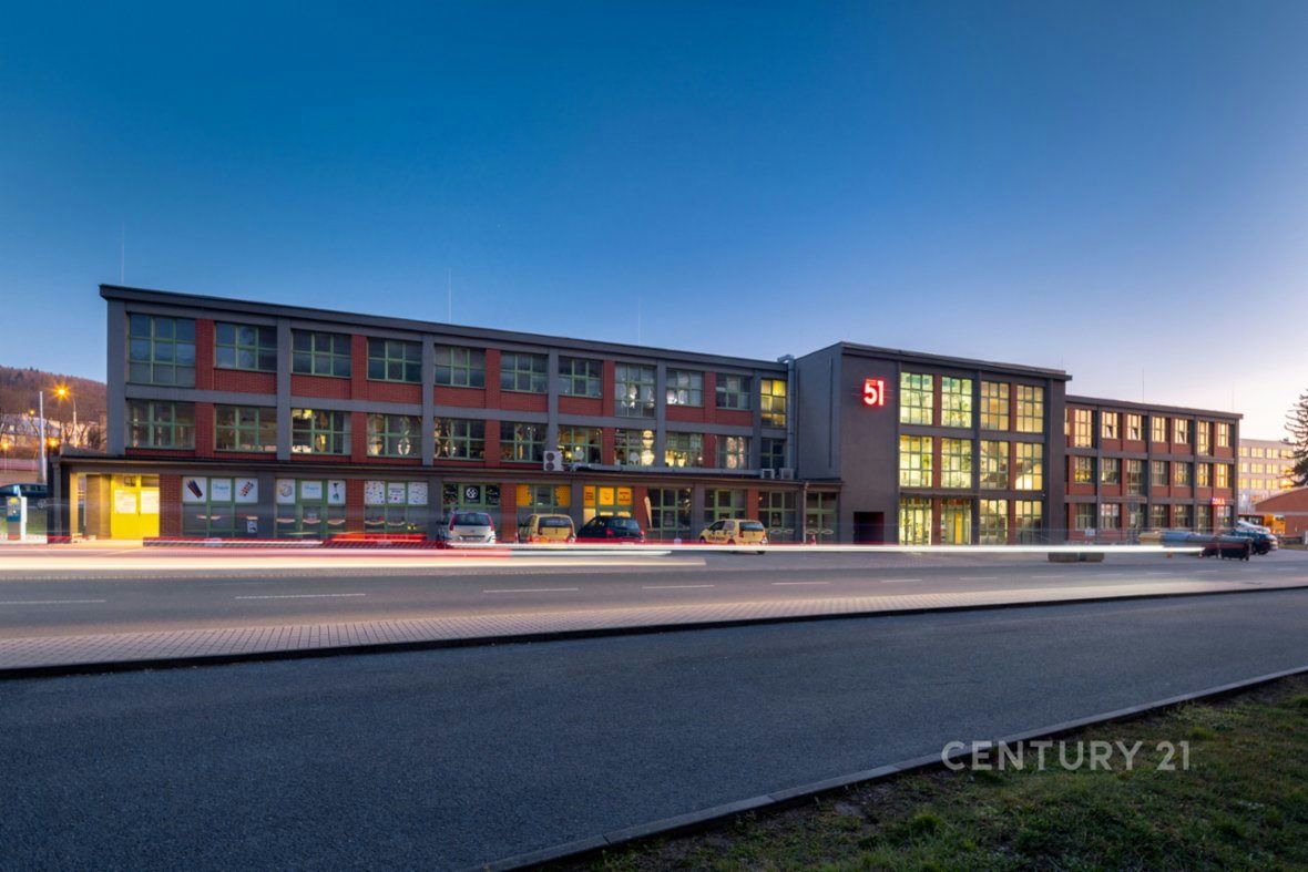 Pronájem výjimečného obchodního prostoru 162 m² – Zlín, ul. J. A. Bati (budova 5