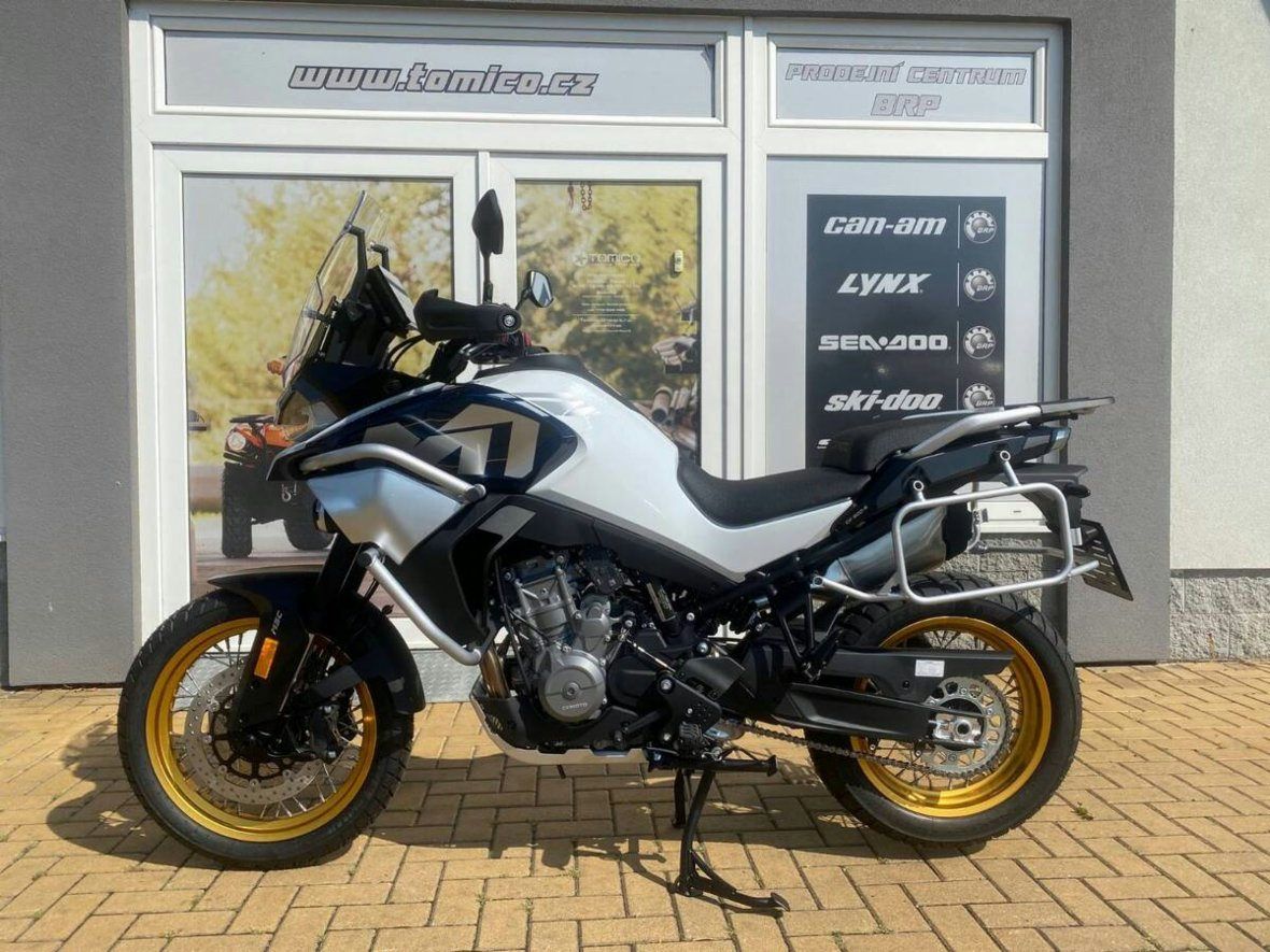 CFMOTO 800 MT, silniční cestovní