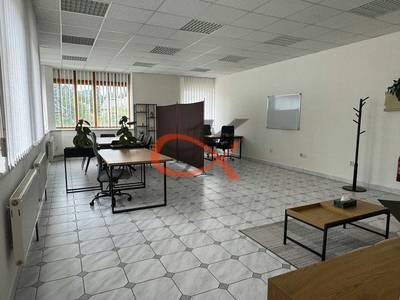 Pronájem komerčních prostor v centru Rožnova pod