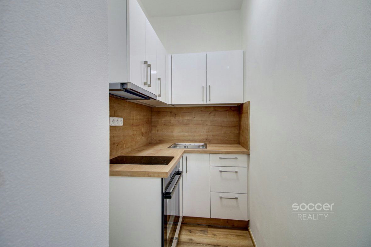 Pronájem bytu 1+kk se spacím patrem, 31 m2, ul.