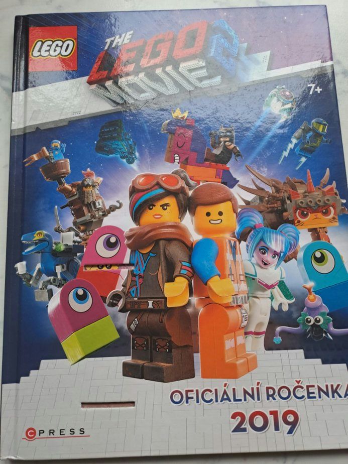 Dětská ročenka LEGO s hlavolamy atd.