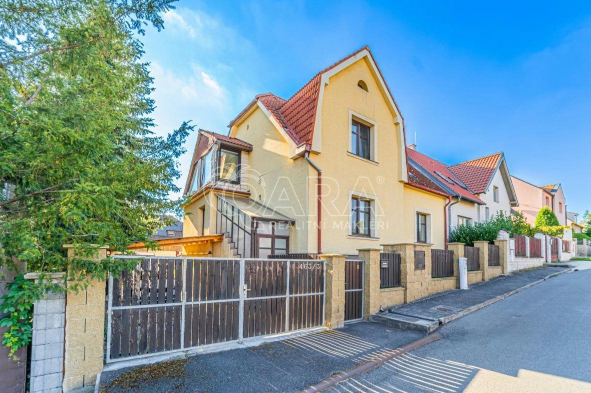Prodej rodinného domu 5+2 se zahradou, garáží a zimní zahradou Buštěhrad