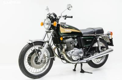 Yamaha, rok výroby 1973, tmavě zelená, objem 750