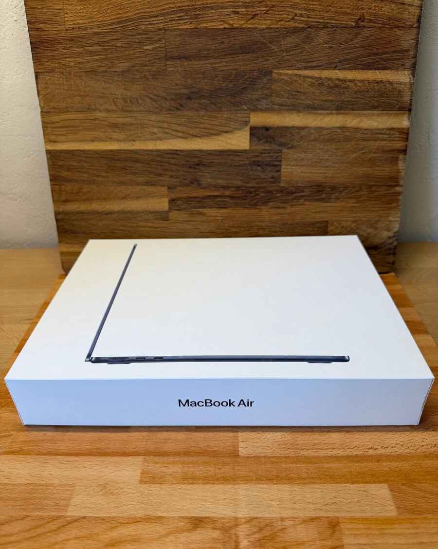 MacBook Air M5 (12 měsíců záruka)