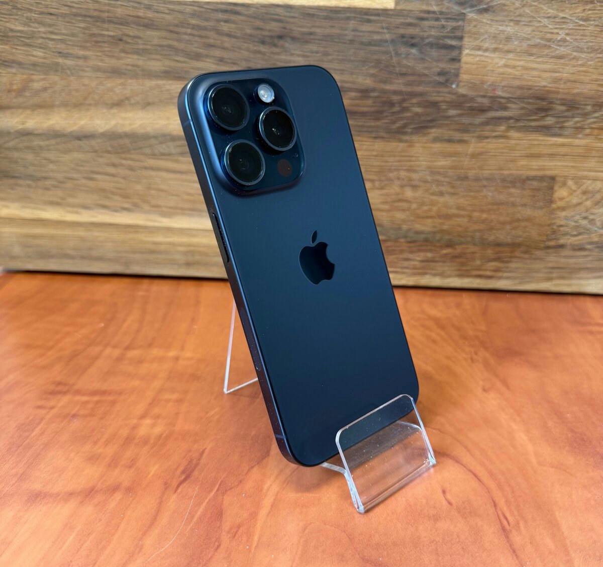 iPhone 15 Pro 1TB, modrý Titan,eSIM (rok záruka)