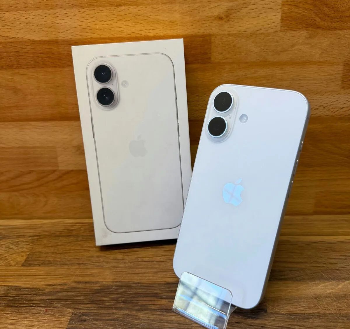 iPhone 17 256GB, bílý, 256GB, nový, 100% bat. (Rok záruka)