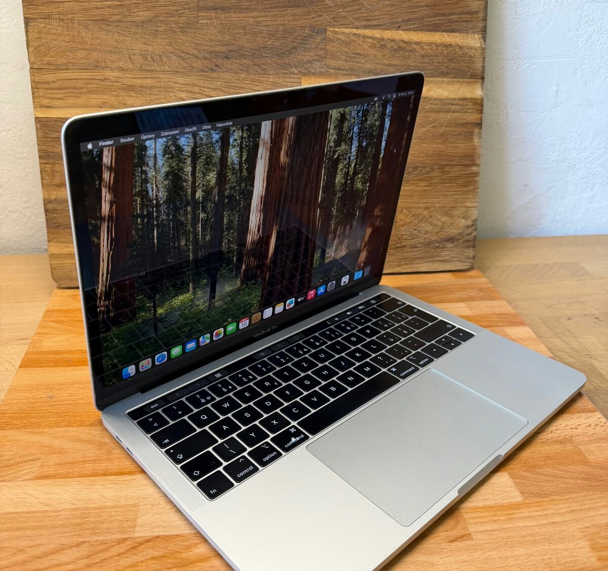 MacBook Pro i5 (12 měsíců záruka)