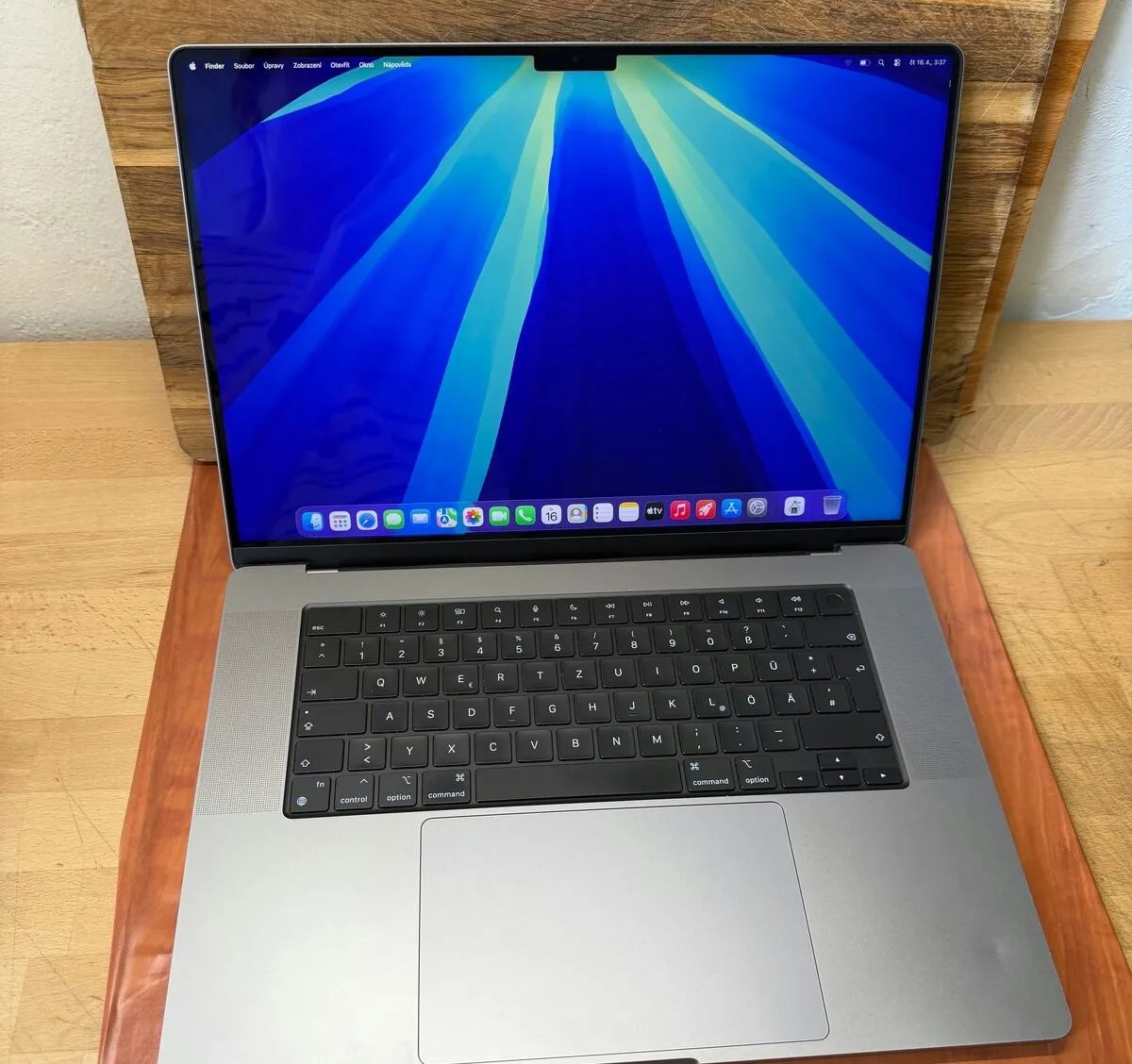 MacBook Pro M1, 16GB, 512GB, 16” (rok záruka)