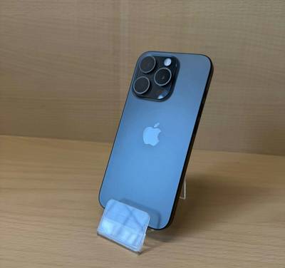 iPhone 15 pro 256GB, černý titan, eSIM (rok záruka)