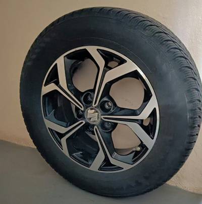 VITARA 4x zimní kola 215/60 R16 Nokian