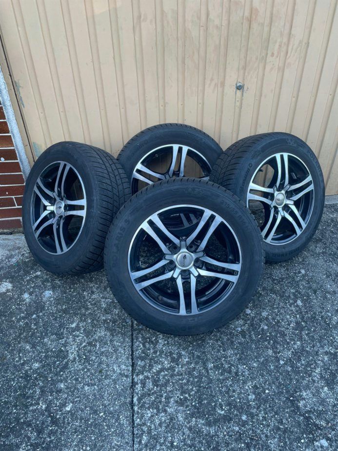 Zimní sada pneu 215/55R16