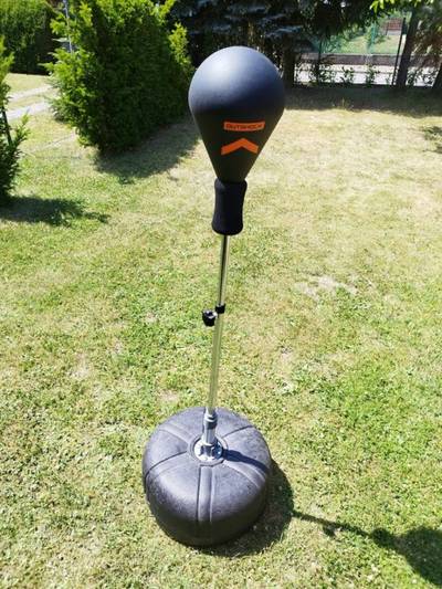 Prodám boxovací hrušku + box. rukavice