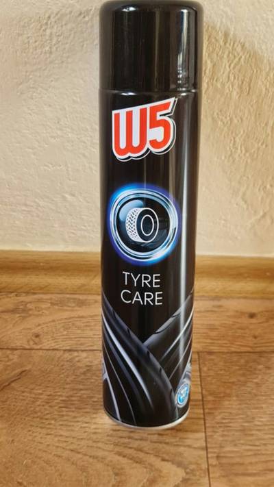 Sprej na pneumatiky