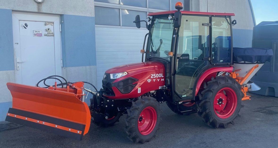 Malotraktor TYM 2500L radlice rozmetadlo
