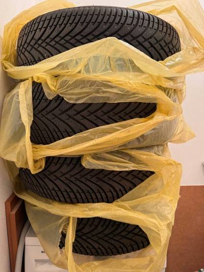 Zimní 215/65 R17 99