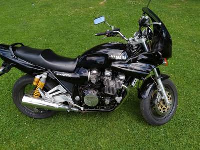 Yamaha XJR 1200