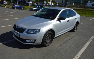 Škoda Octavia III krátká benzin prodej pronájem půjčení