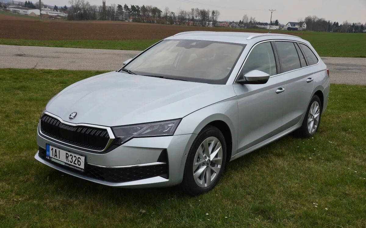 Nová Škoda Octavia IV combi 1.5TSI prodej pronájem půjčení