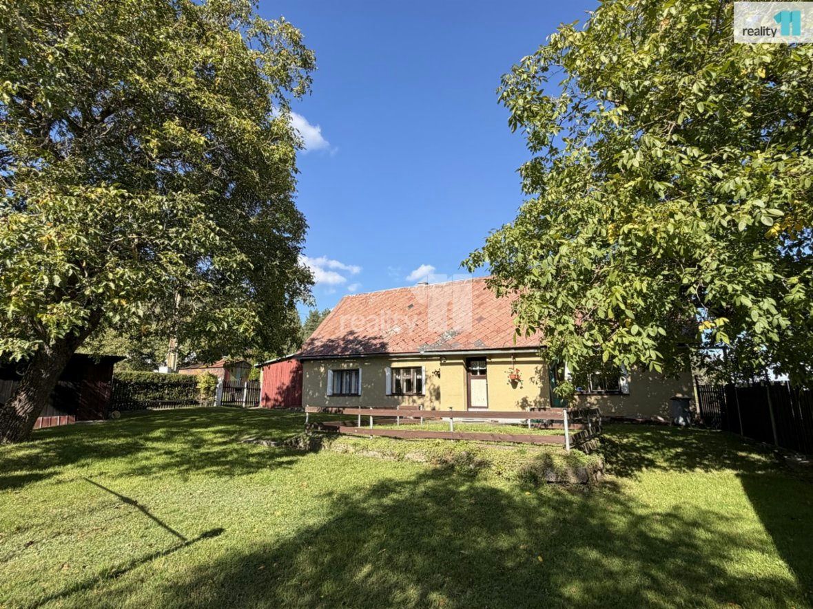 Prodej chalupy s pozemky 8 774 m –