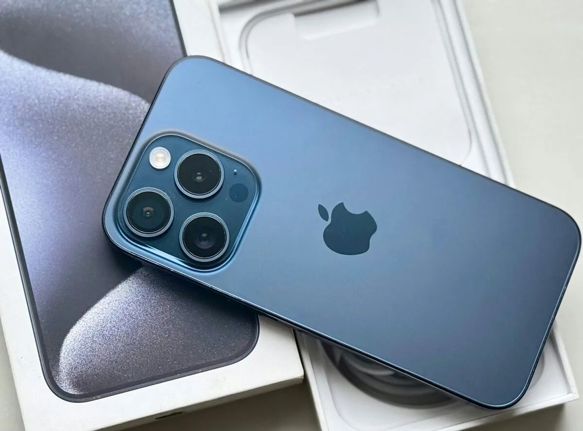 iPhone 15 Pro Max Blue Titanium BATERIE 100% TOP