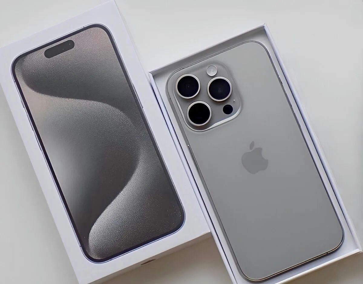 iPhone 15 Pro Natural Titanium BATERIE 100% TOP