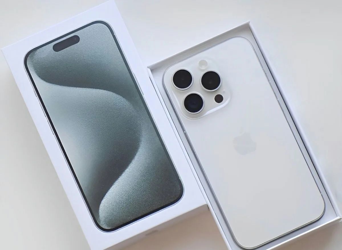 iPhone 15 Pro White Titanium BATERIE 100% TOP