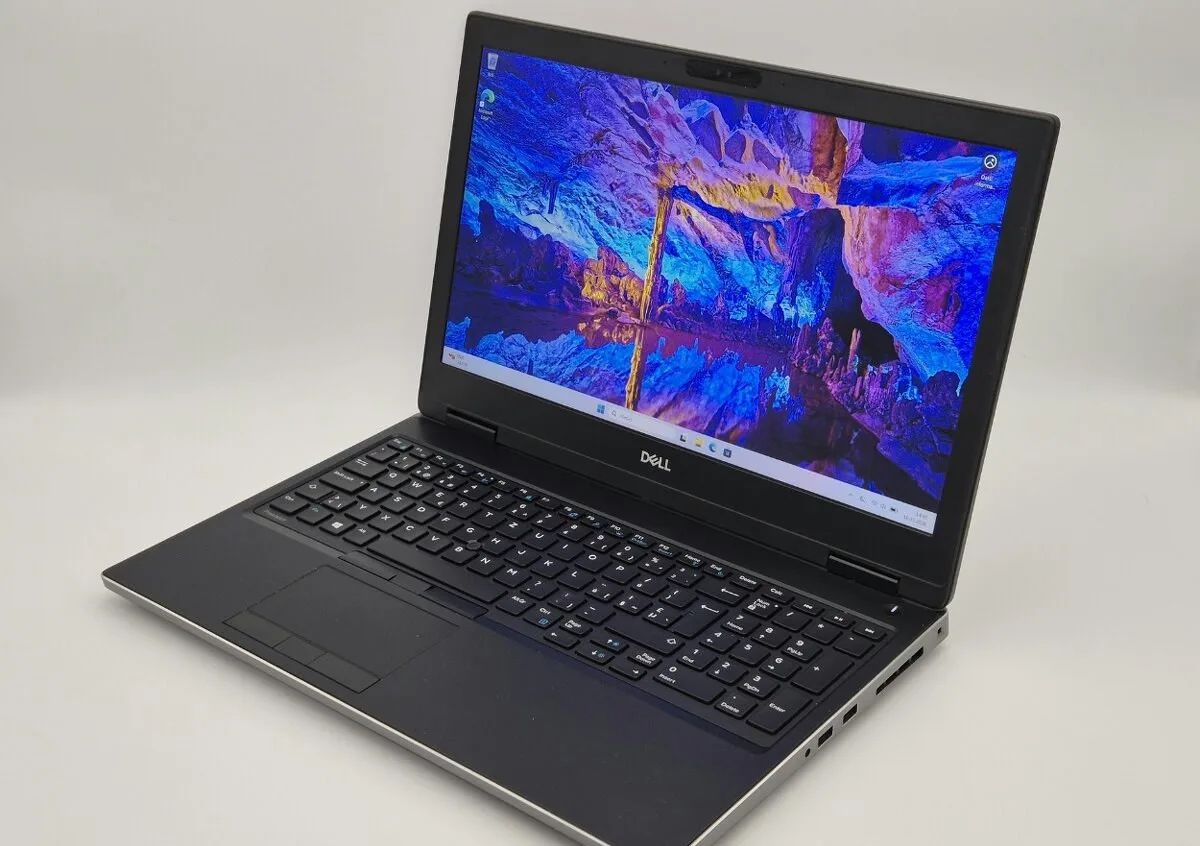 ▼Dell Precision 7530 - 15,6" / i9-8950HK / GPU 4GB / 32GB /