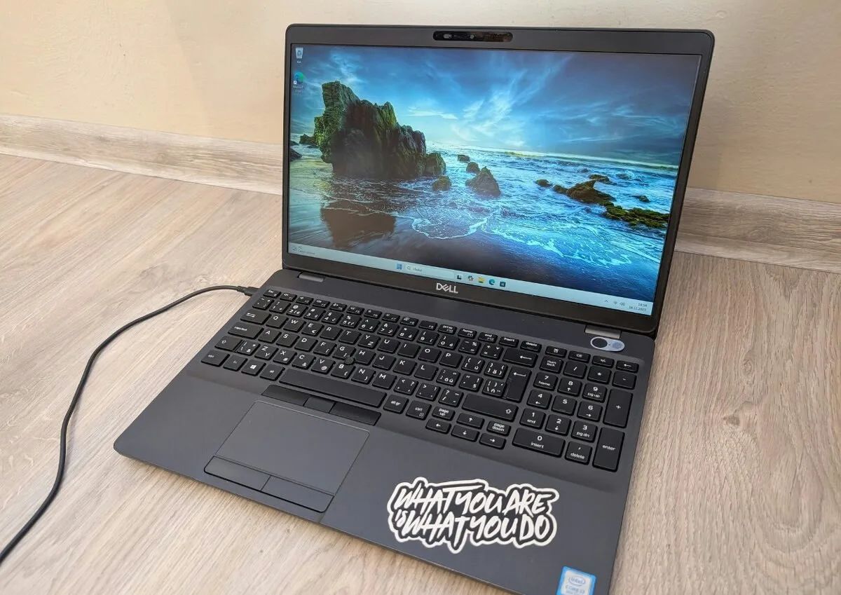 ▼DELL Precision 3540 - 15,6" / i7-8565U / GPU 2GB / 16GB /