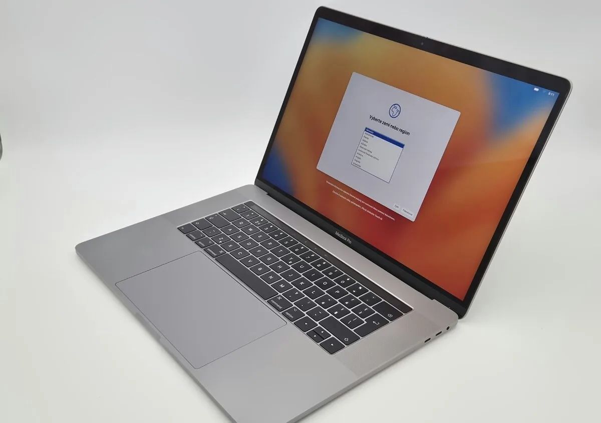 ▼MacBook Pro 15" (2017) A1707 / i7 / 16GB RAM / 512GB SSD ▼
