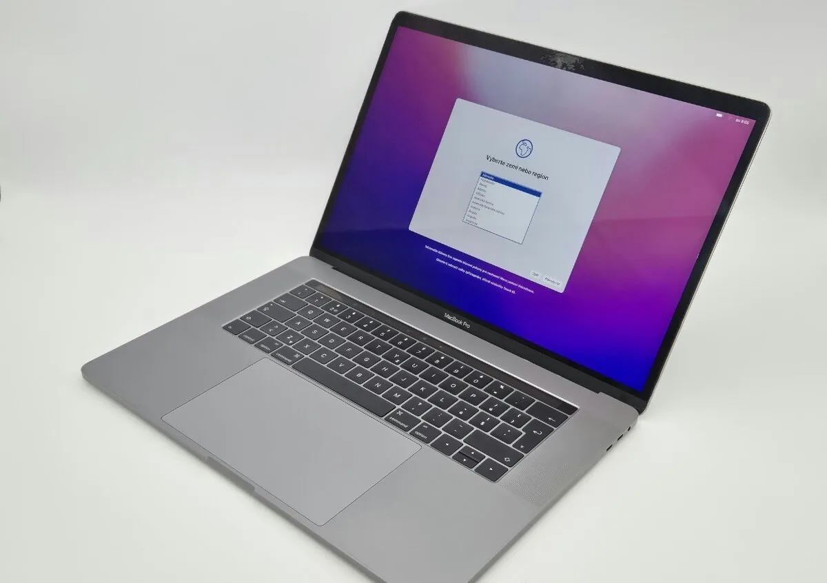 ▼MacBook Pro 15" (2016) A1707 / i7 / 16GB RAM / 1000GB SSD