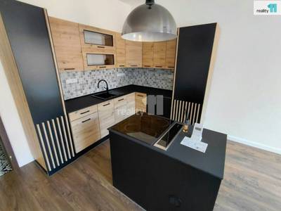 Pronájem bytu 3+1, 97 m2, Údolní, A