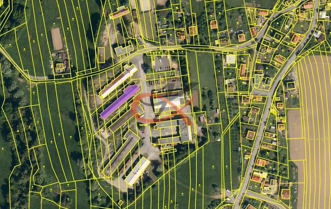 Pronájem garáže 40,22m2 Poličná.Pronájem