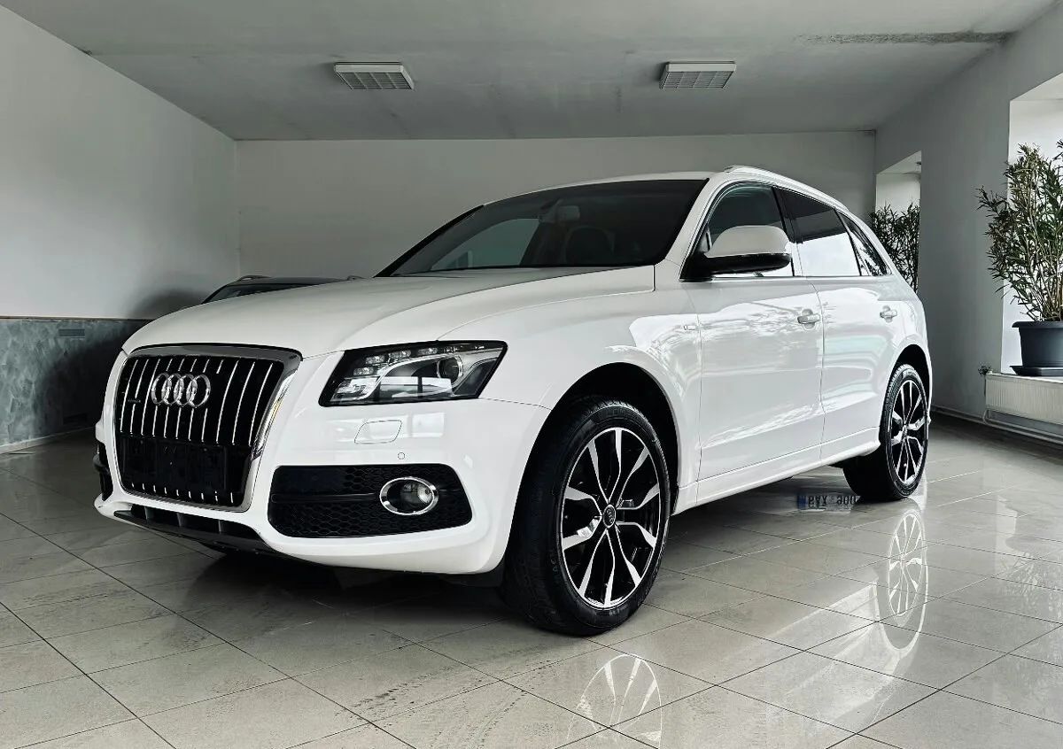 Audi Q5 Full S-Line/Quattro 2.0TFSI/Benzin 155Kw/Výbava/R20