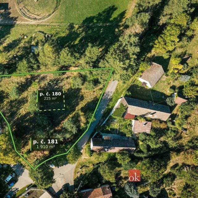 Prodej stavebního pozemku 2 135, Kadov.Nabízíme k