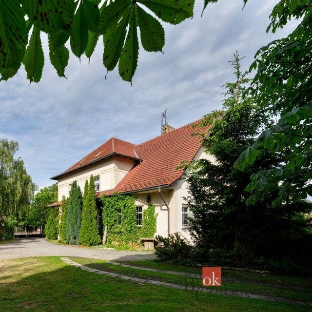 Prodej obchodního prostoru 1 000, Hostivice