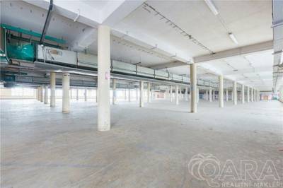 Pronájem skladového prostoru v modernizovaném areálu v Písku, výměra 4000 m2