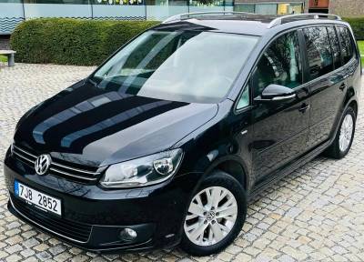 Volkswagen Touran 1.4TSI 103KW MANUÁL VÝHŘEV SERVISKA TAŽNÉ