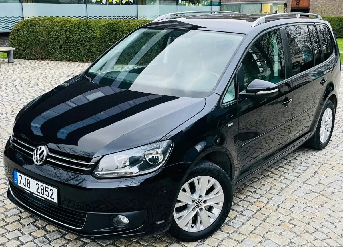 Volkswagen Touran 1.4TSI 103KW MANUÁL VÝHŘEV SERVISKA TAŽNÉ