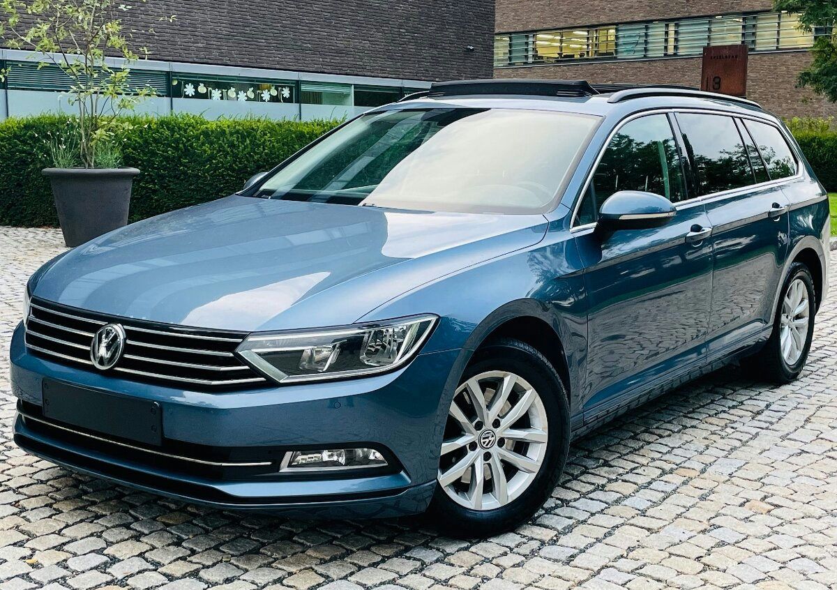 Volkswagen Passat 2.0TDI 110KW AUT VÝHŘEV SENZORY SERVISKA