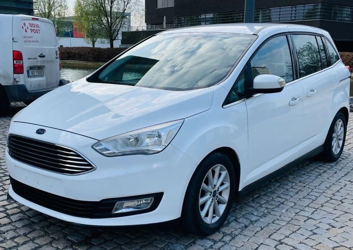 Ford Grand C-MAX 2.0D 110KW BEZ ADBLUE MANUÁL 7MÍST SERVISKA