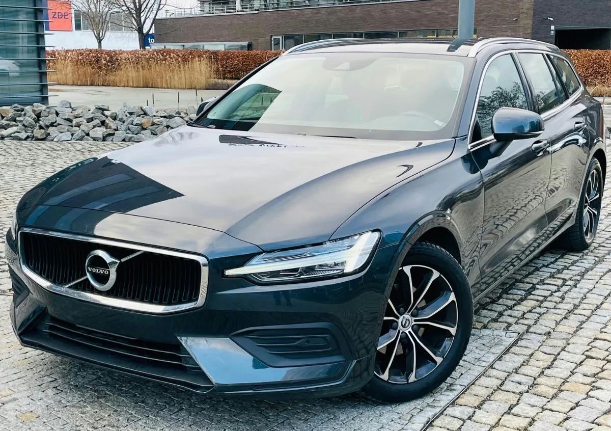 Volvo V60 2.0 D3 110KW AUT 2020 FULL LED KAMERA SERVISKA
