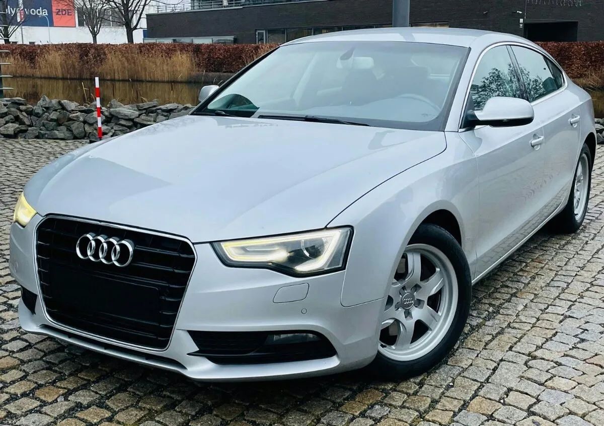 Audi A5 3.0TDI 6V 150KW MANUÁL VYHŘEV SPORTBACK SENZORY Bi X